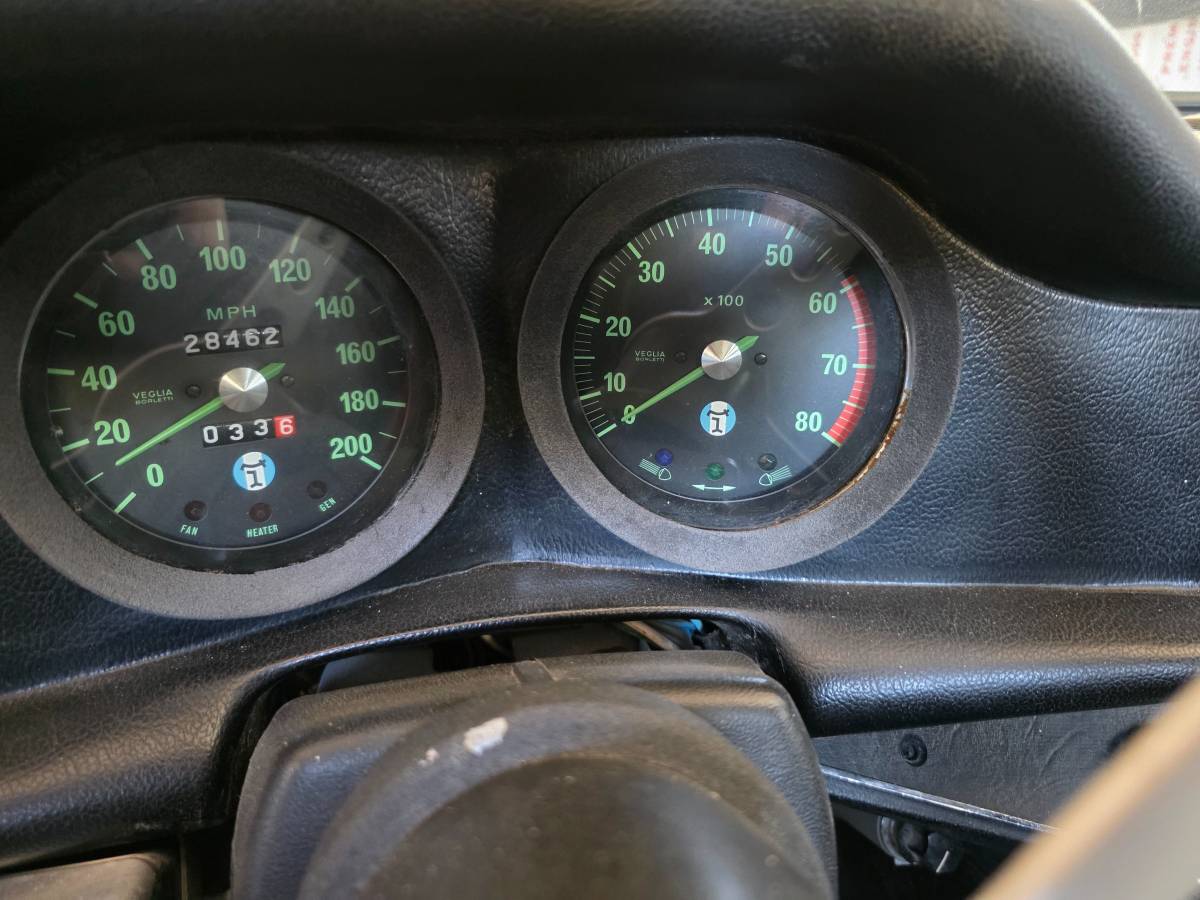 Detomaso-pantera-1973-black-3