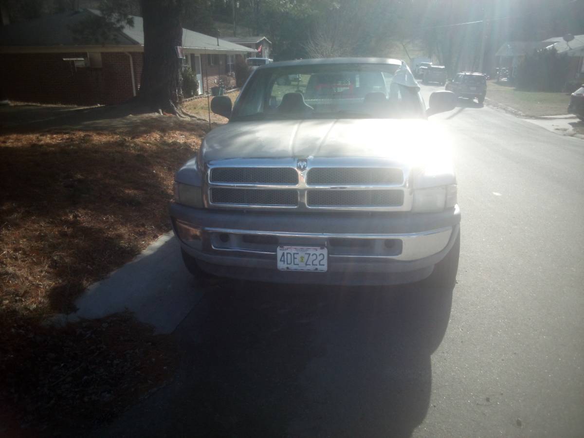 Dodge-1988-silver-10