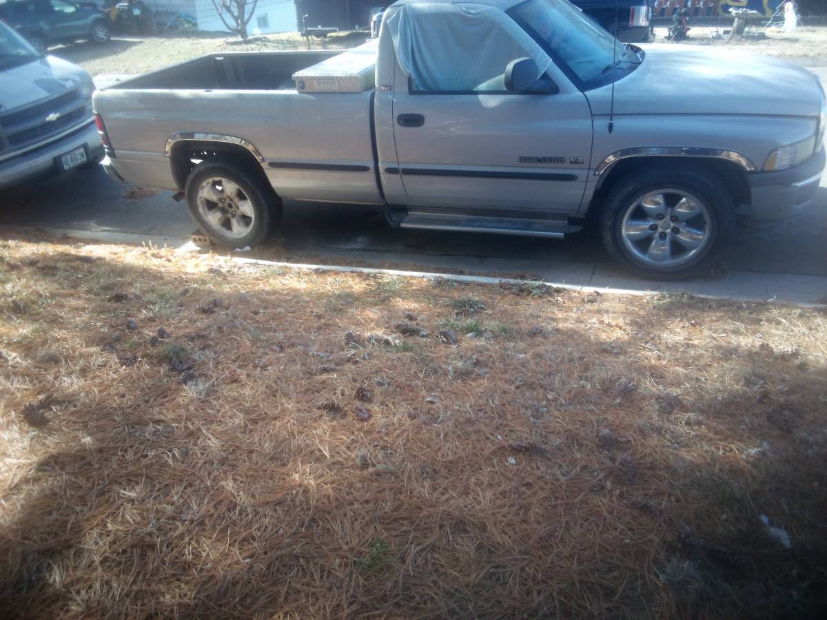 Dodge-1988-silver-11