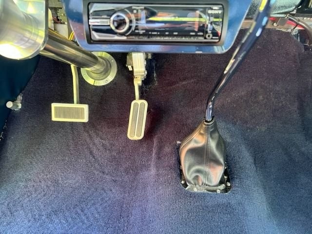 Dodge-Business-Coupe-1948-25