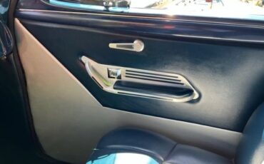 Dodge-Business-Coupe-1948-26