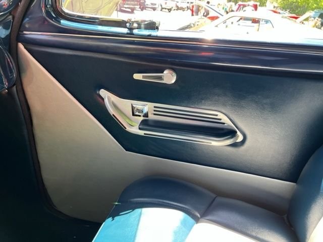 Dodge-Business-Coupe-1948-26