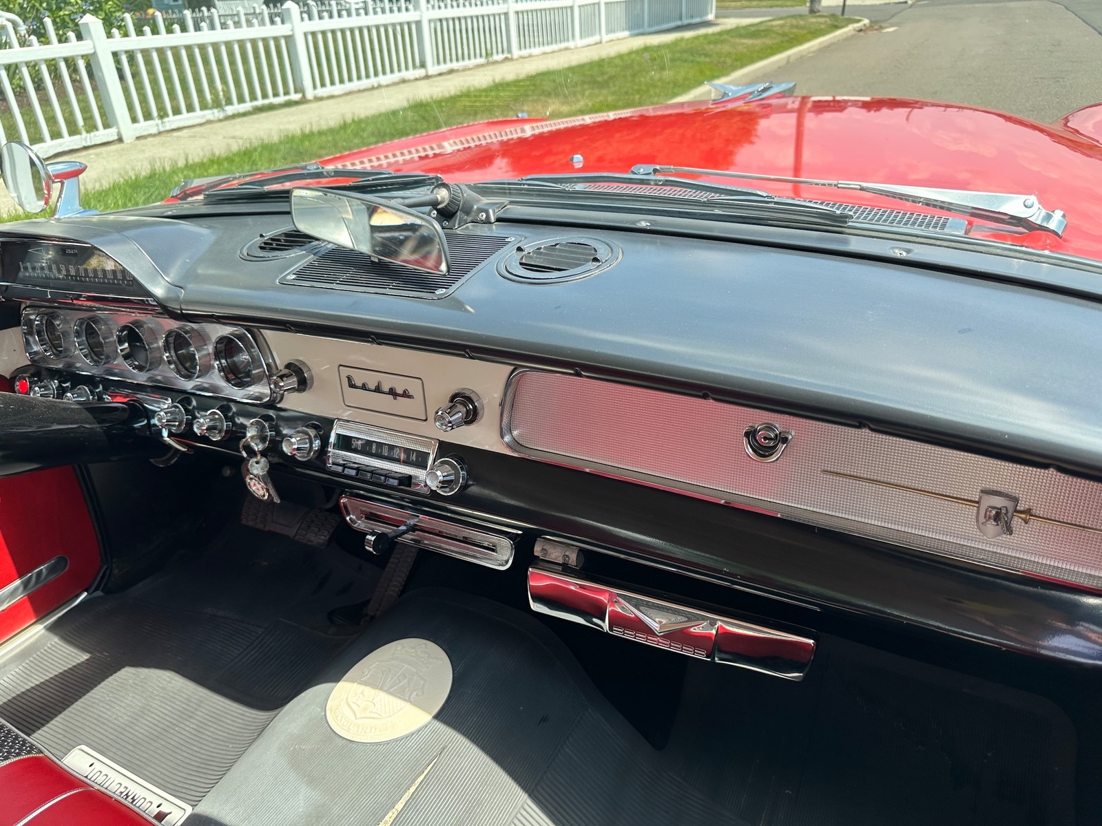 Dodge-CUSTOM-ROYAL-1957-COUPE-32
