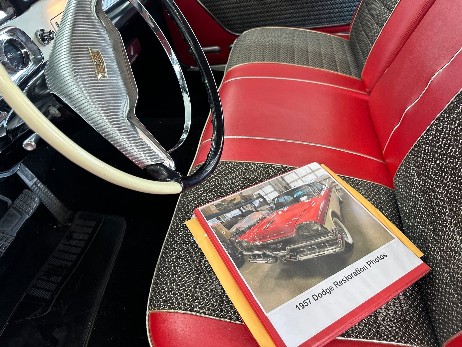 Dodge-CUSTOM-ROYAL-1957-COUPE-34