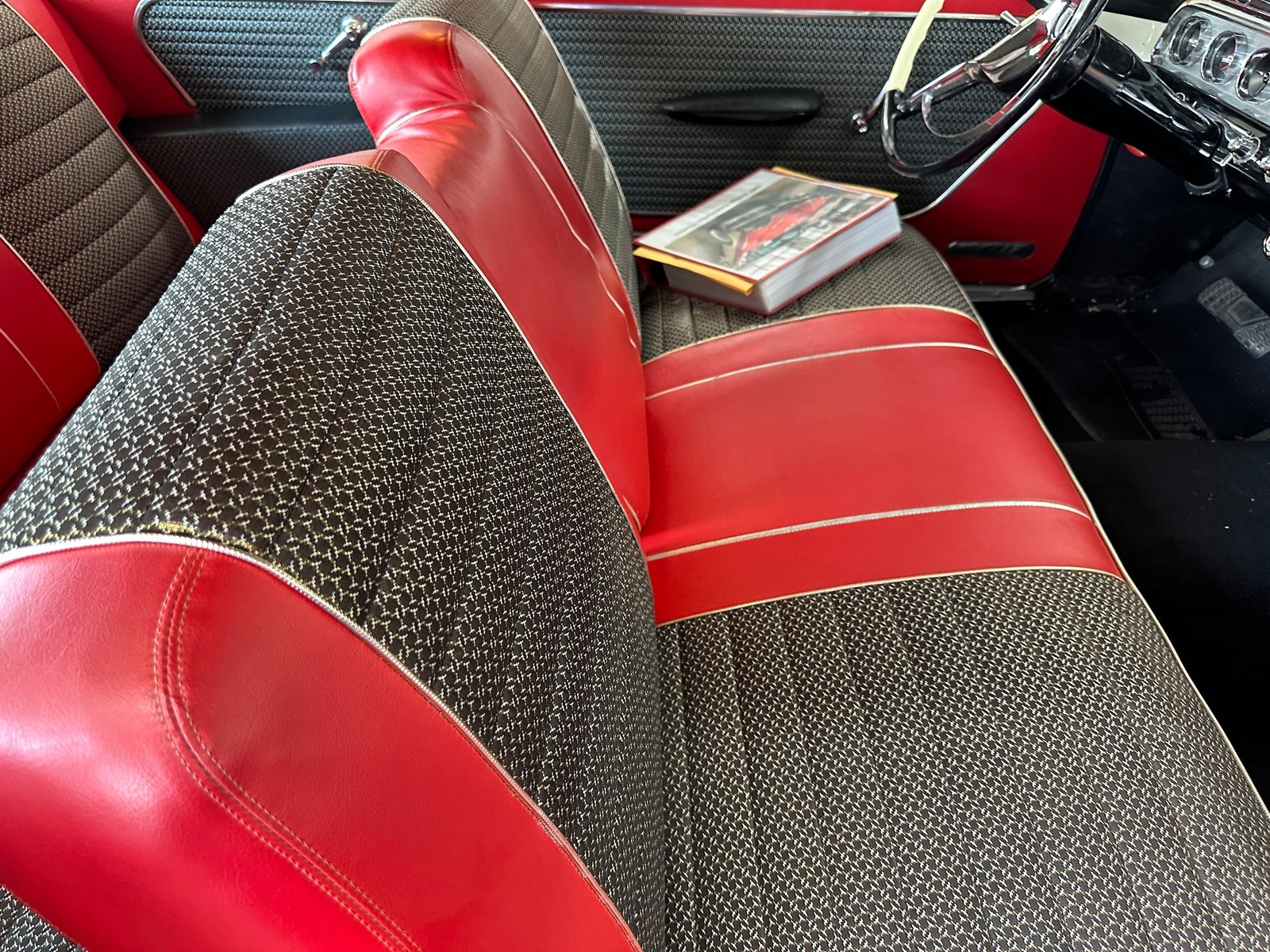 Dodge-CUSTOM-ROYAL-1957-COUPE-39