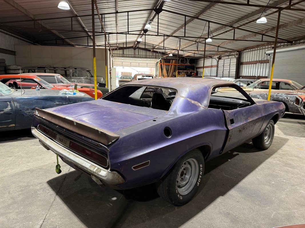 Dodge-Challenger-1970-2