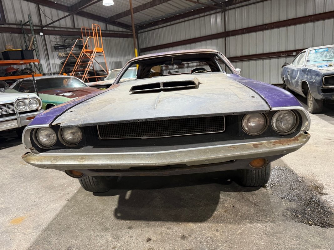 Dodge-Challenger-1970-4