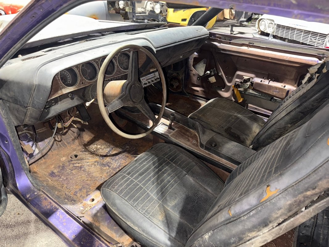 Dodge-Challenger-1970-7