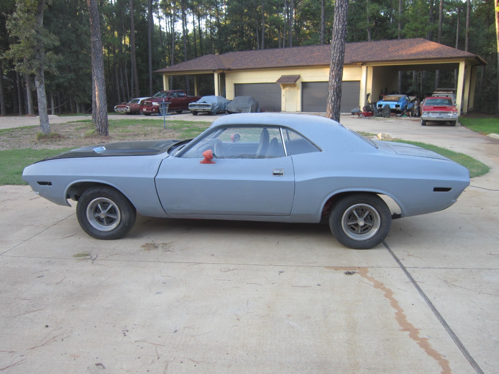Dodge-Challenger-1970-Coupe-12