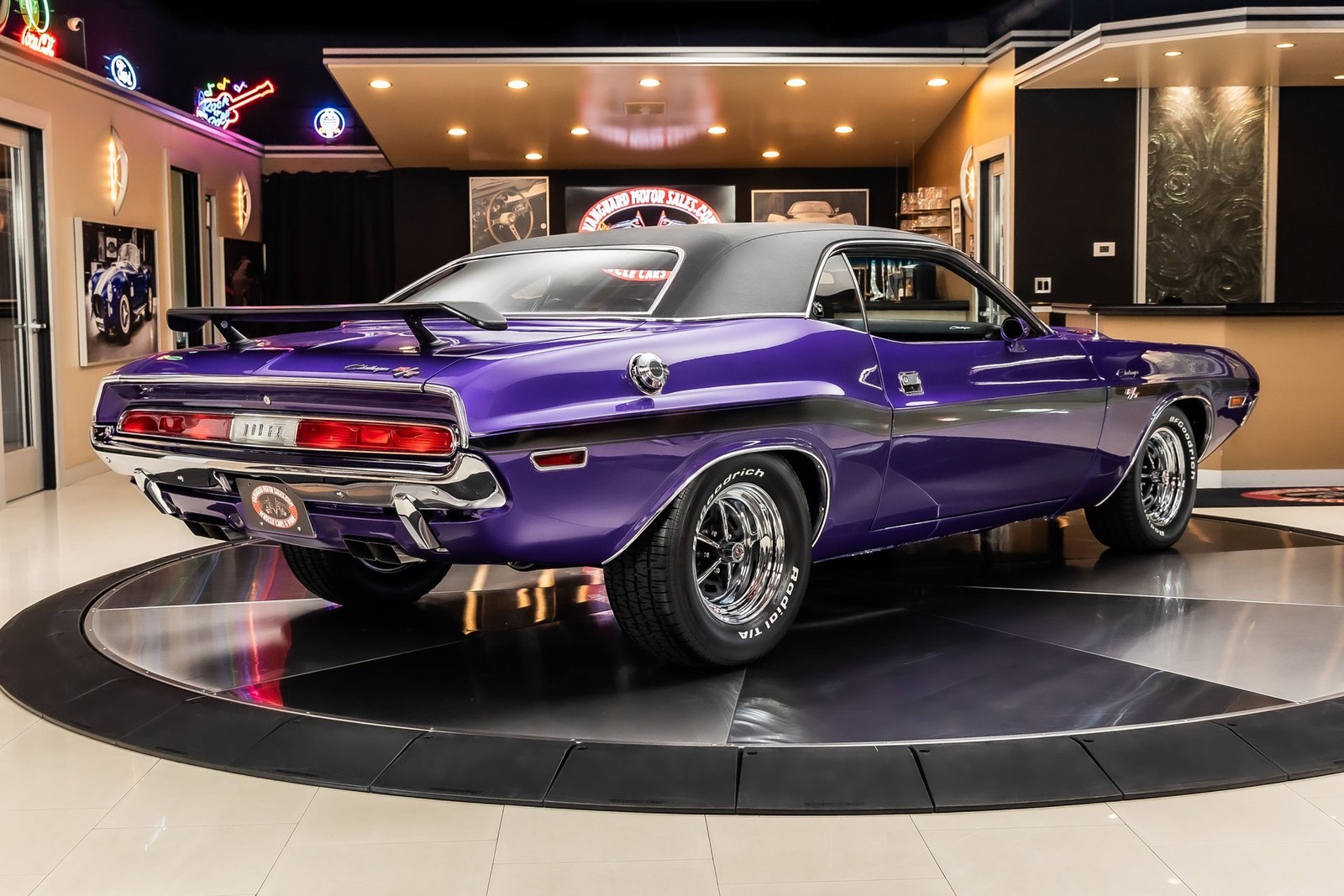 Dodge-Challenger-1970-Coupe-12