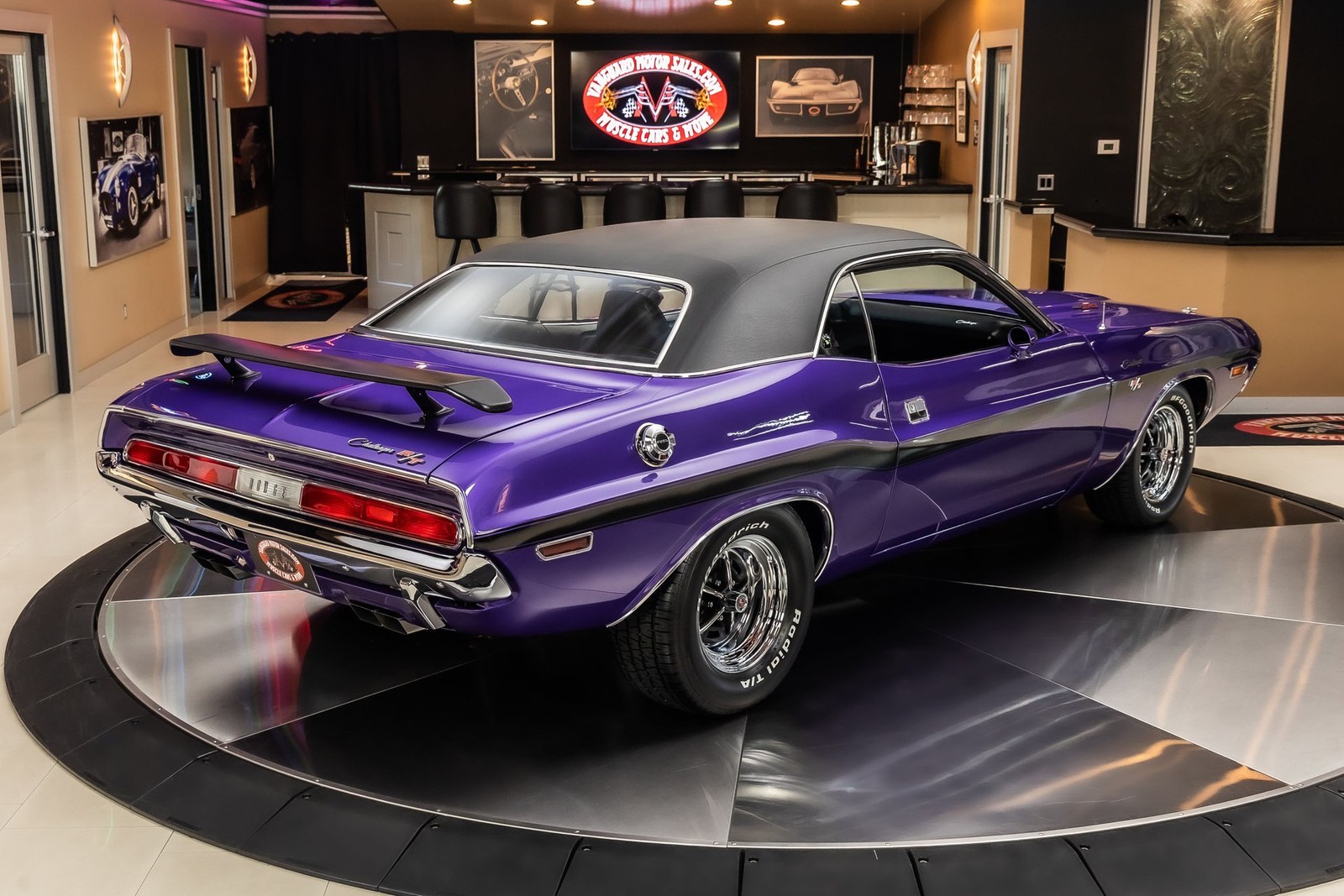 Dodge-Challenger-1970-Coupe-13