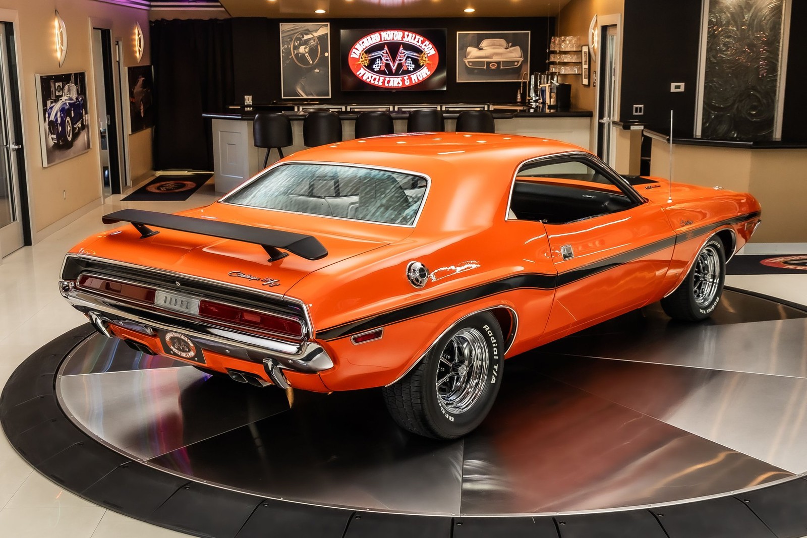 Dodge-Challenger-1970-Coupe-13