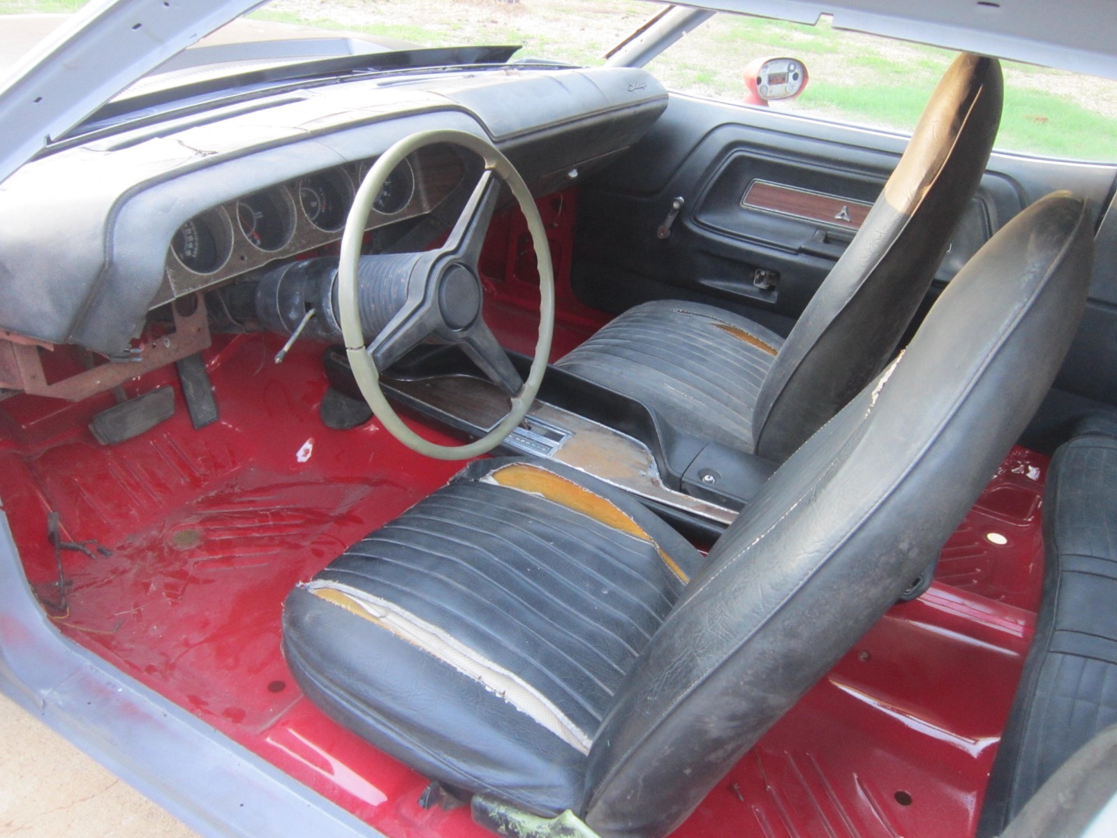 Dodge-Challenger-1970-Coupe-16