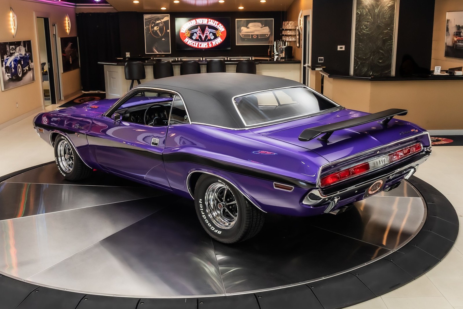 Dodge-Challenger-1970-Coupe-17