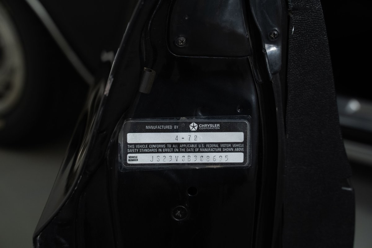 Dodge-Challenger-1970-Coupe-17