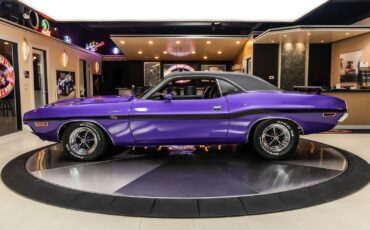 Dodge-Challenger-1970-Coupe-18