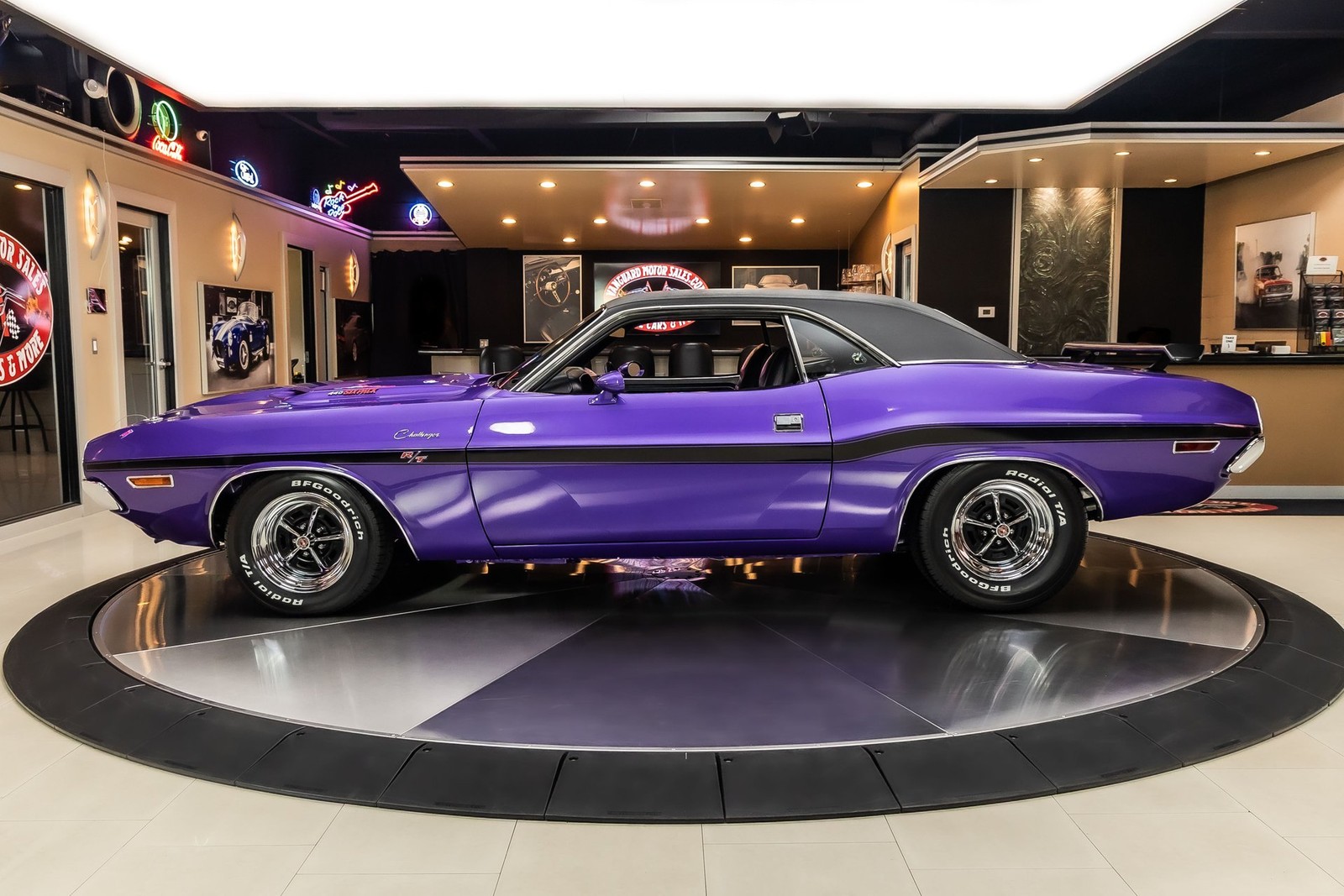 Dodge-Challenger-1970-Coupe-18