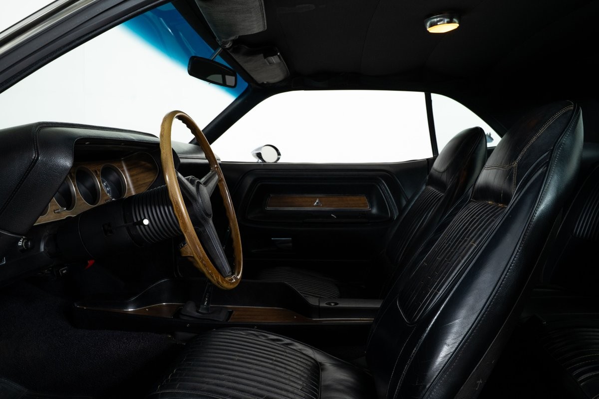 Dodge-Challenger-1970-Coupe-20