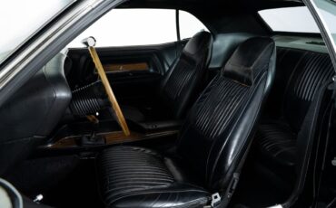 Dodge-Challenger-1970-Coupe-21