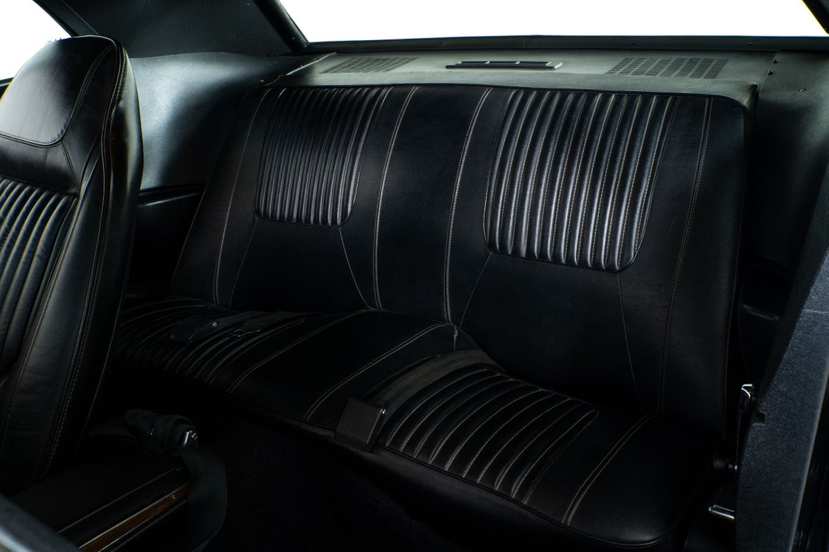 Dodge-Challenger-1970-Coupe-22