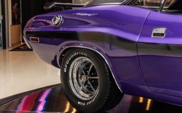 Dodge-Challenger-1970-Coupe-23