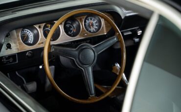 Dodge-Challenger-1970-Coupe-23