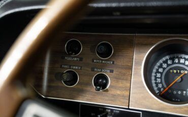 Dodge-Challenger-1970-Coupe-25