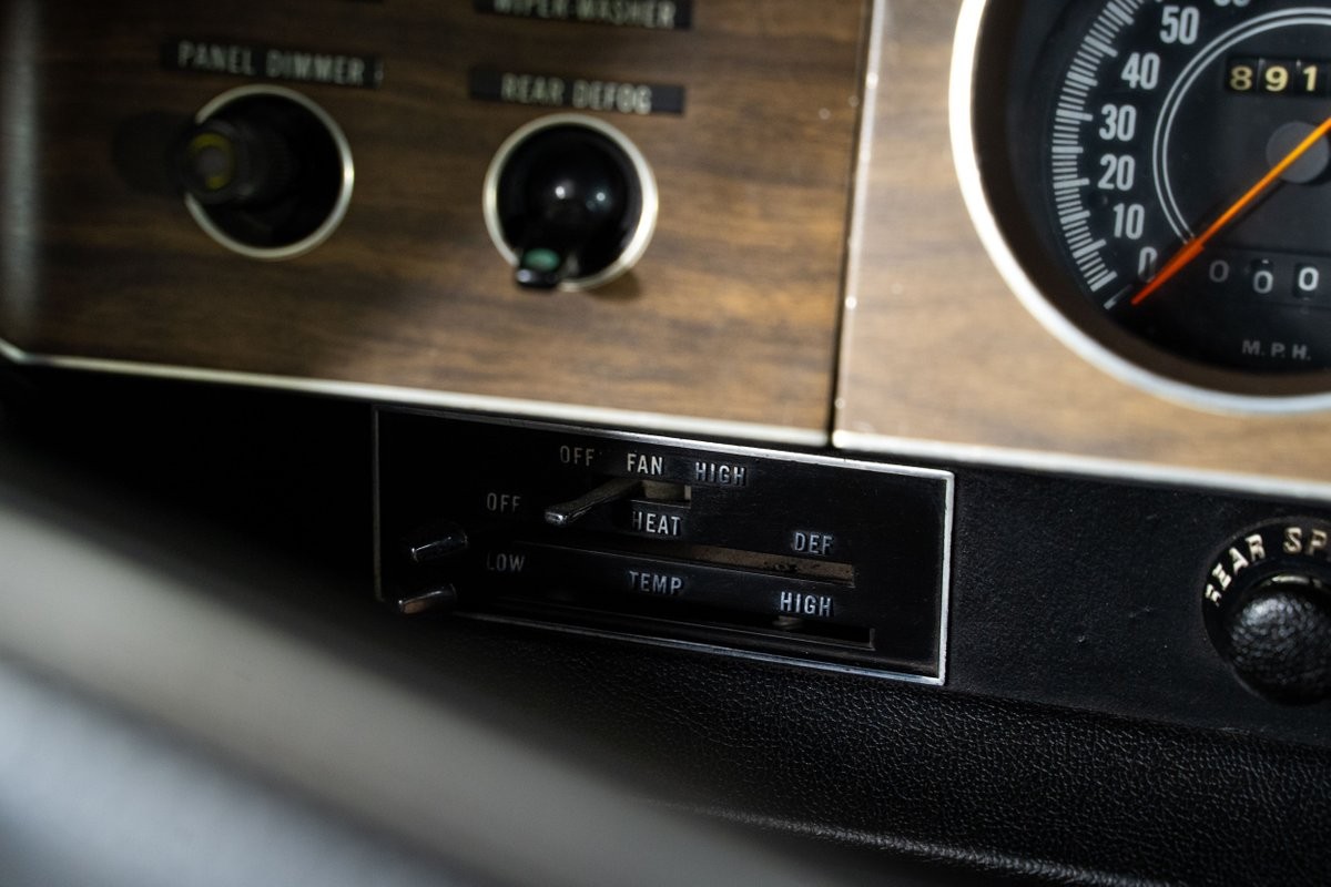 Dodge-Challenger-1970-Coupe-26