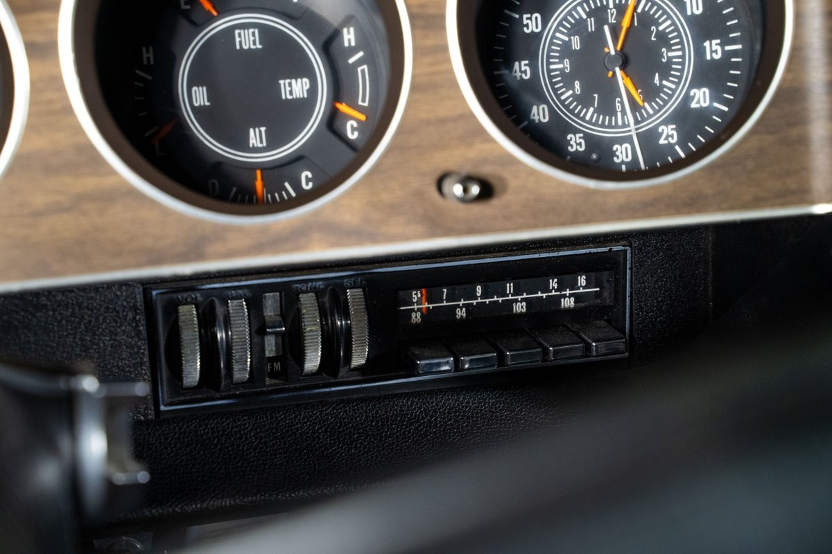 Dodge-Challenger-1970-Coupe-29