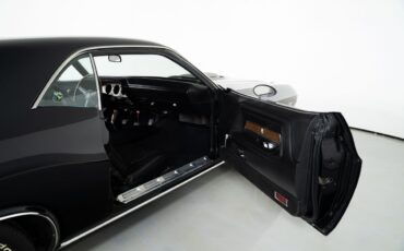 Dodge-Challenger-1970-Coupe-33