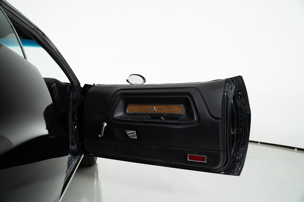 Dodge-Challenger-1970-Coupe-34