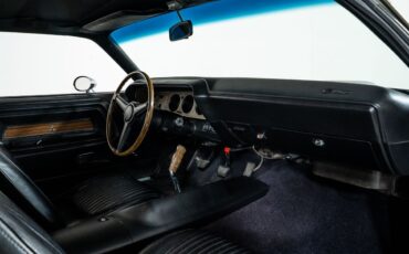 Dodge-Challenger-1970-Coupe-35