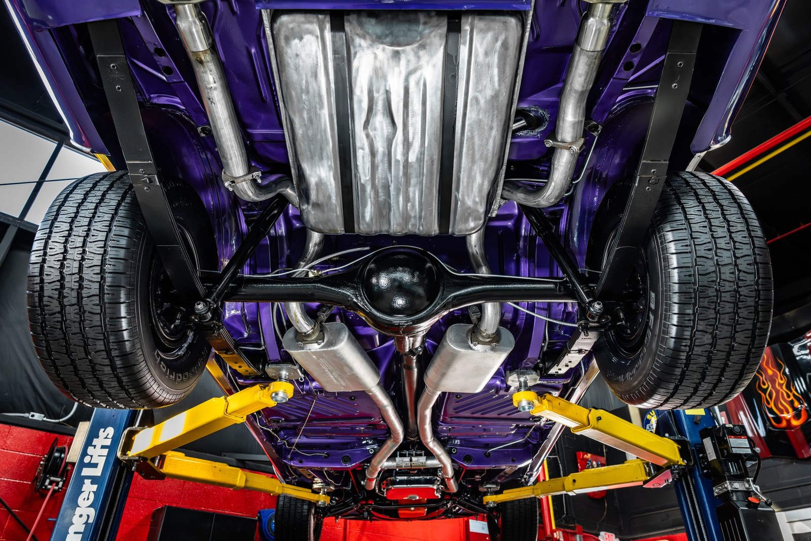 Dodge-Challenger-1970-Coupe-4