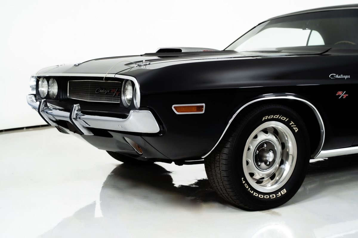 Dodge-Challenger-1970-Coupe-5