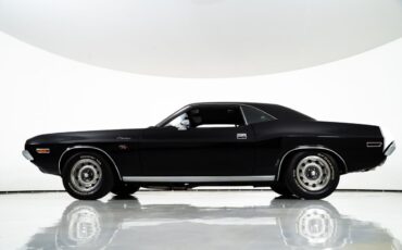 Dodge-Challenger-1970-Coupe-7