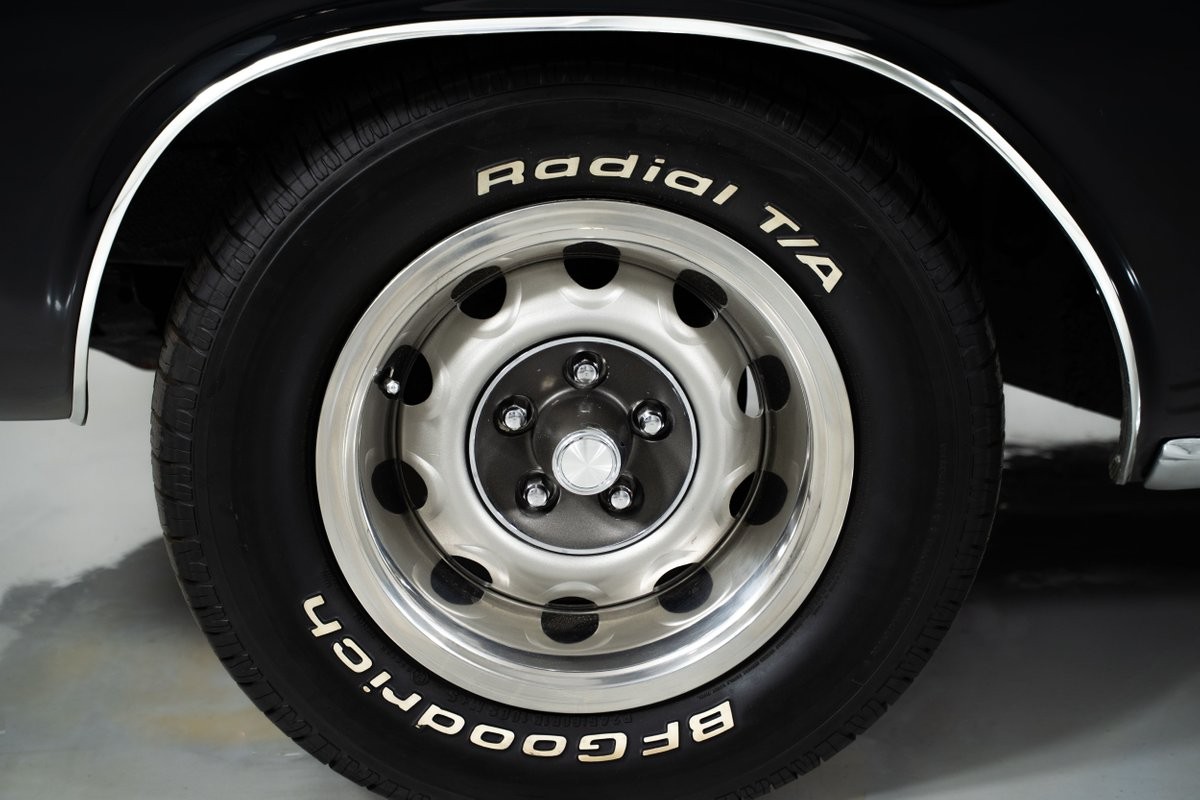 Dodge-Challenger-1970-Coupe-8