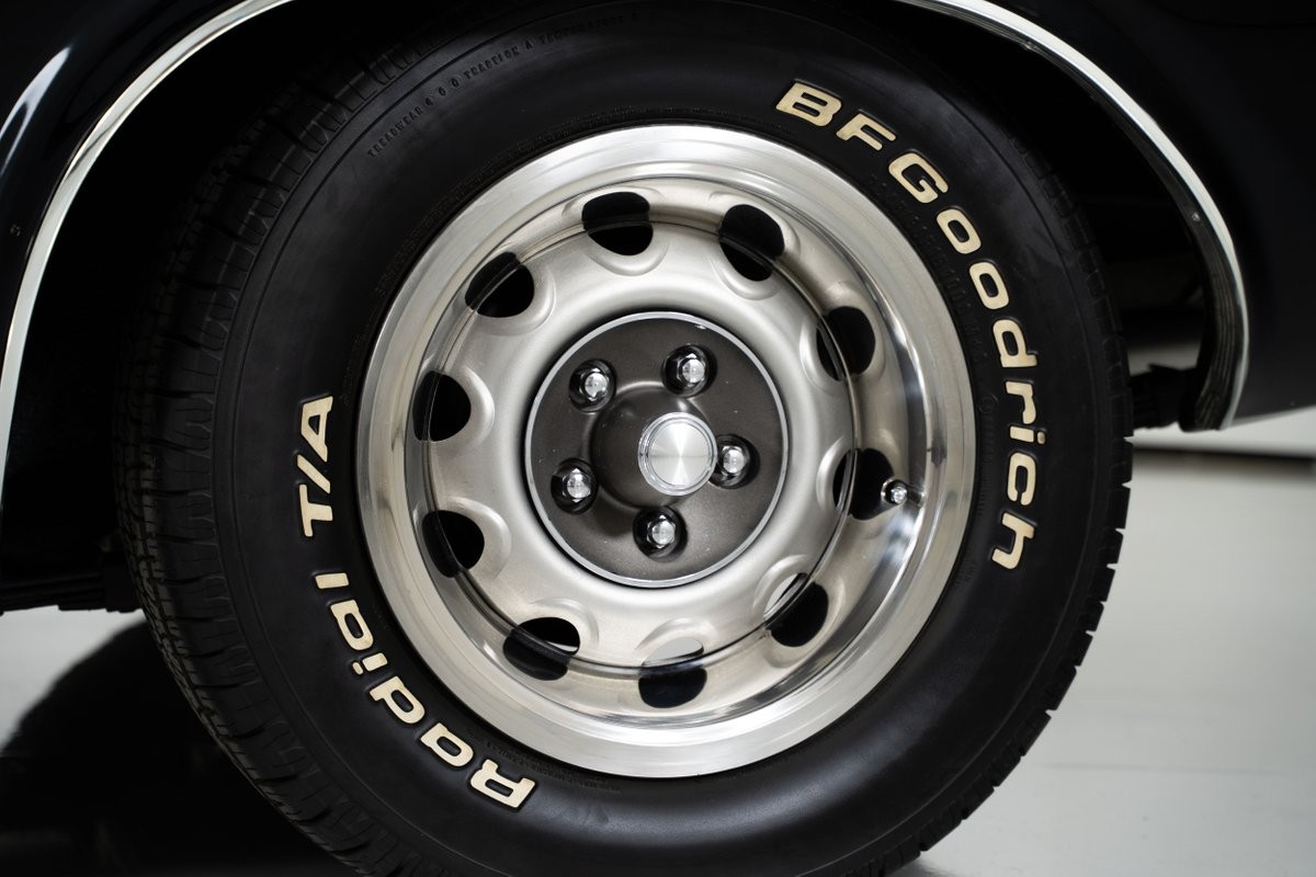 Dodge-Challenger-1970-Coupe-9