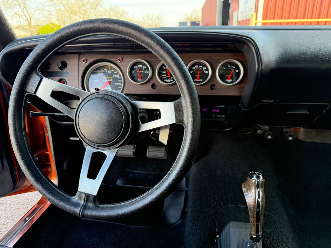 Dodge-Challenger-1971-10