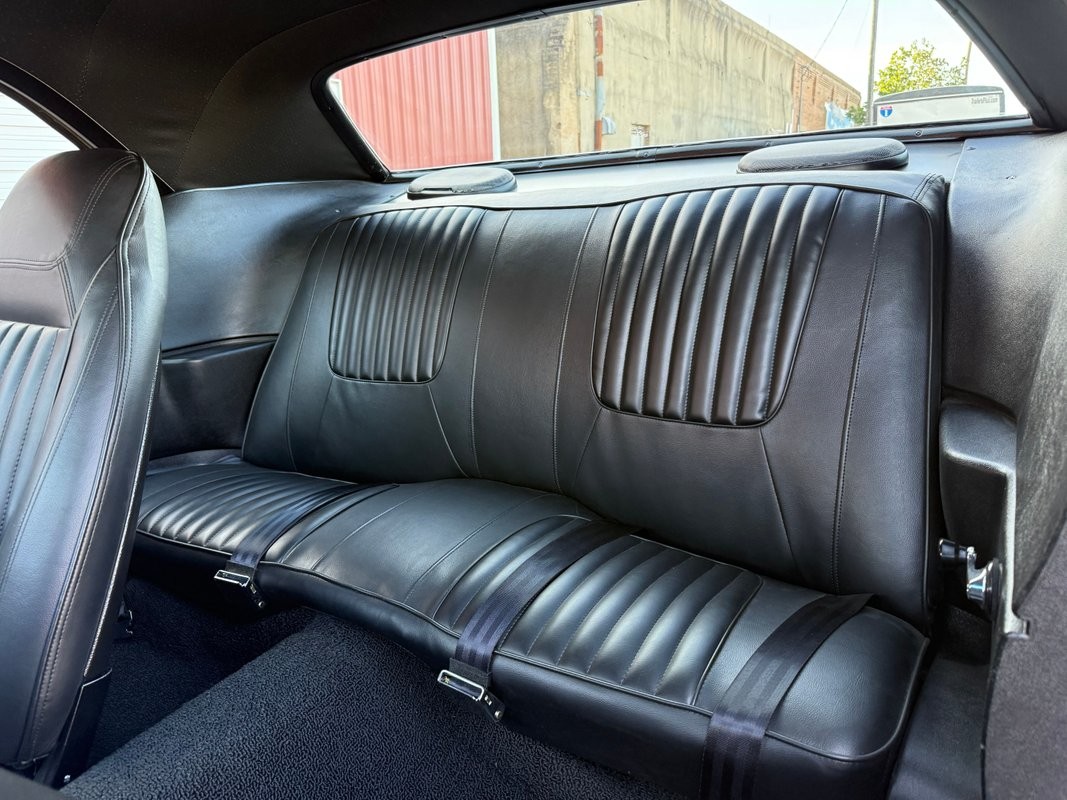 Dodge-Challenger-1971-12