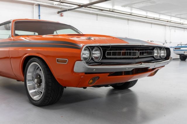 Dodge-Challenger-1971-Coupe-11