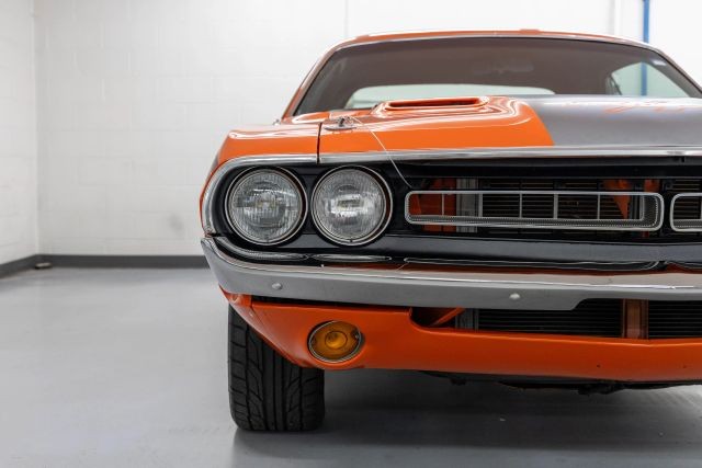 Dodge-Challenger-1971-Coupe-13