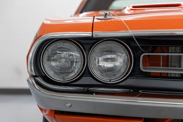 Dodge-Challenger-1971-Coupe-16