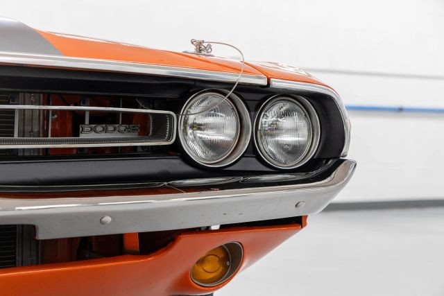 Dodge-Challenger-1971-Coupe-17