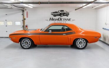 Dodge-Challenger-1971-Coupe-24