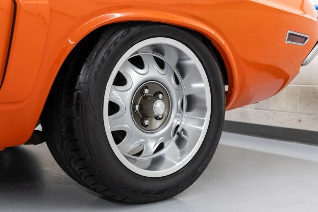 Dodge-Challenger-1971-Coupe-30