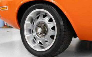 Dodge-Challenger-1971-Coupe-32