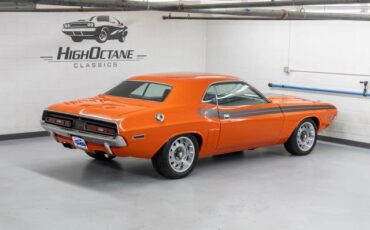 Dodge-Challenger-1971-Coupe-33