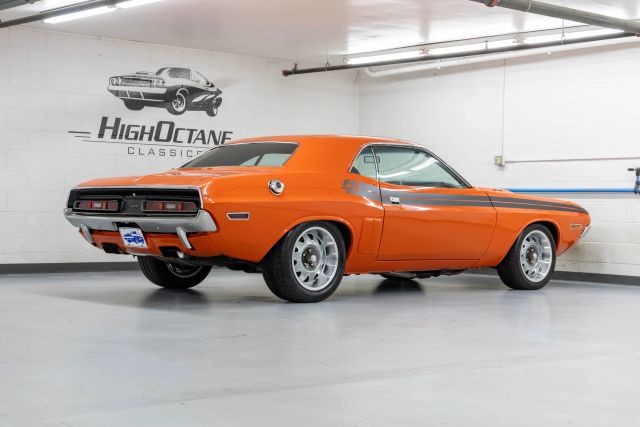 Dodge-Challenger-1971-Coupe-34