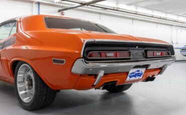 Dodge-Challenger-1971-Coupe-37