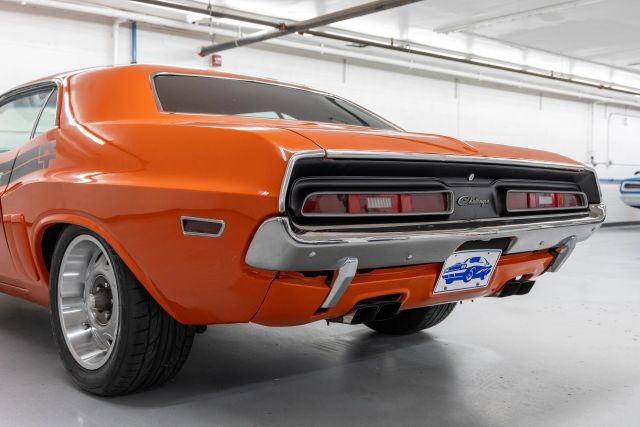 Dodge-Challenger-1971-Coupe-37
